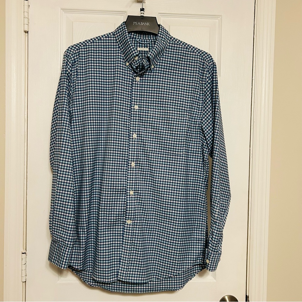 jos. a. bank traveler tailored fit motion shirt